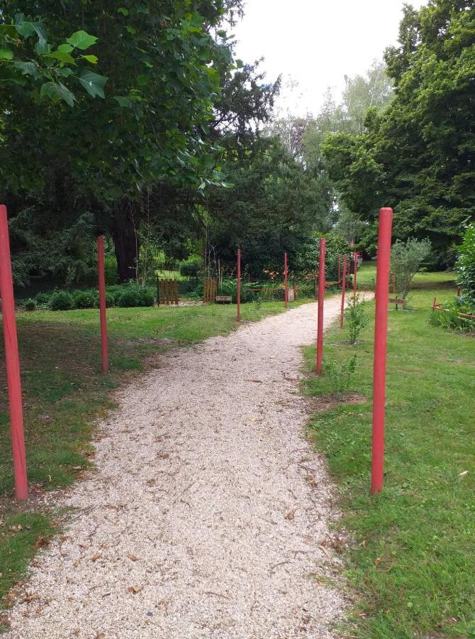 Villa Les Camelias Fontaine-les-Vervins Bagian luar foto