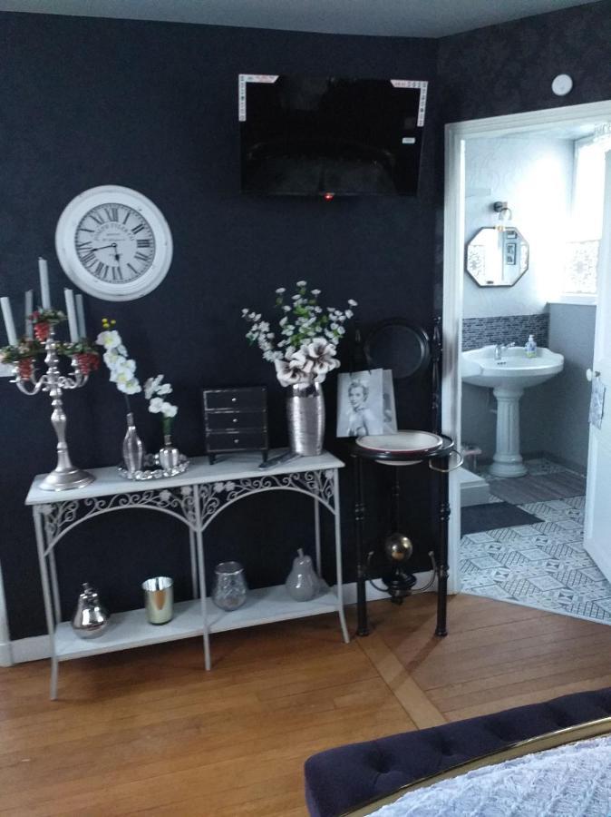 Villa Les Camelias Fontaine-les-Vervins Bagian luar foto